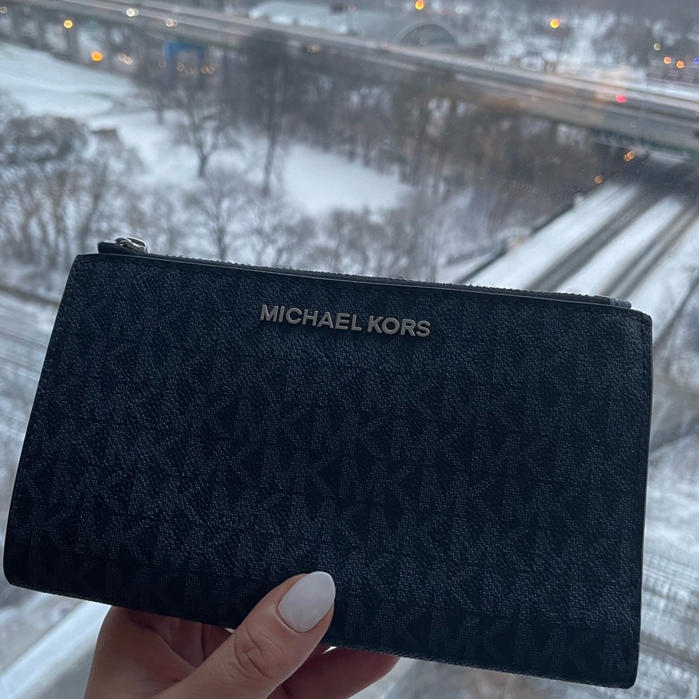 NWOT Michael Kors Jet Set Travel Double Zip Dark Chambray